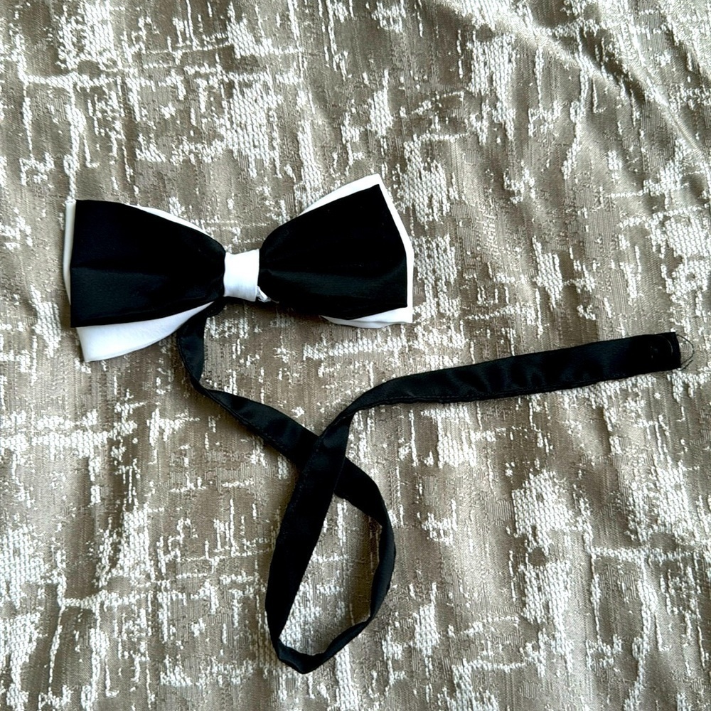 Boys suit bow
